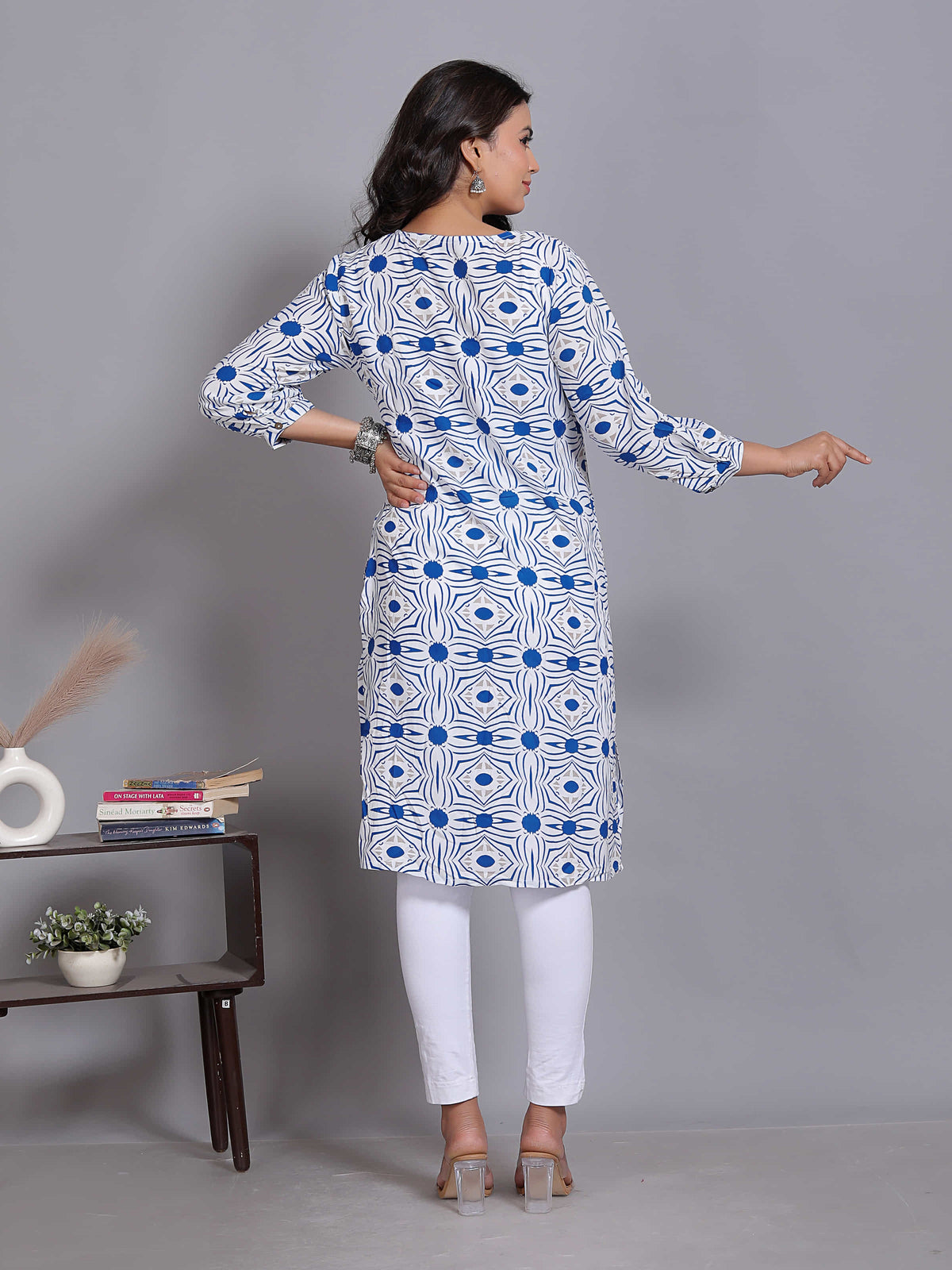Blue Geometric Print Straight Kurta